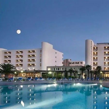 מלון Mediterraneo 3*
